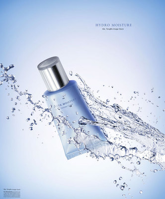 Y368水润美妆护肤品PSD合成海报水元素产品宣传平面广告模板素材